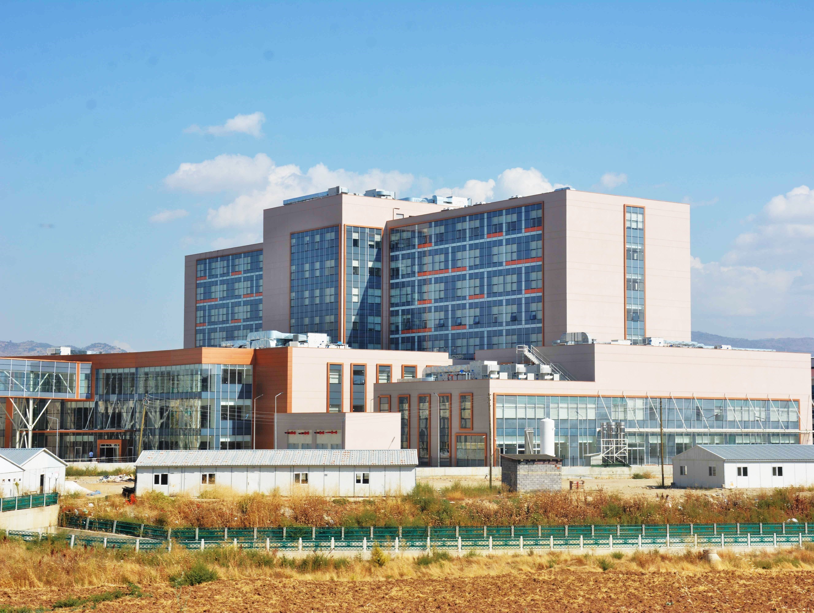 Uşak Merkez Devlet Hastanesine Ek 200 Yataklı Bina ve 4